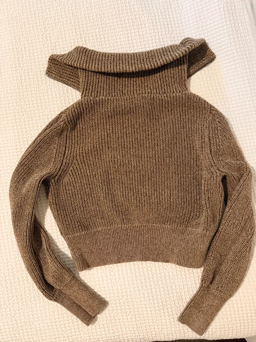 Varley front collar